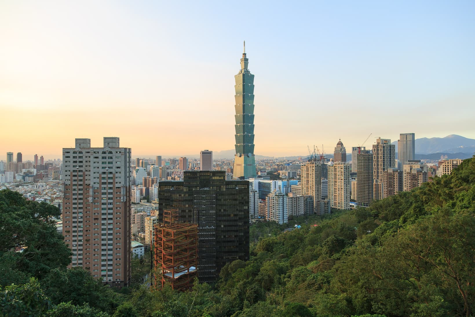 타이베이 101 전망대 반나절 일정의 타이베이 도심 전경
